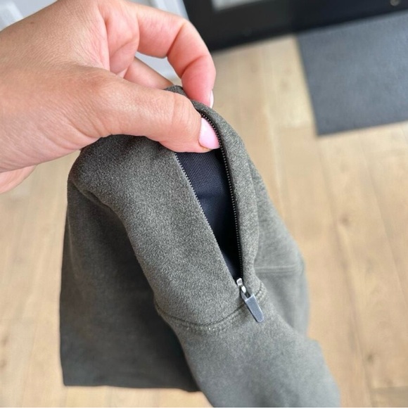 Vuori Elevation Oregano Green Leggings - Small - Picture 4 of 4